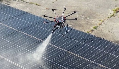 Panneaux photovolta&iuml;ques propres sur une toiture